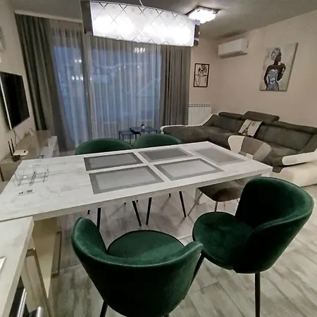 Apartment Red Fox Next To Paradise Mall