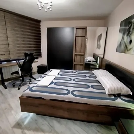 Apartment Red Fox Next To Paradise Mall *